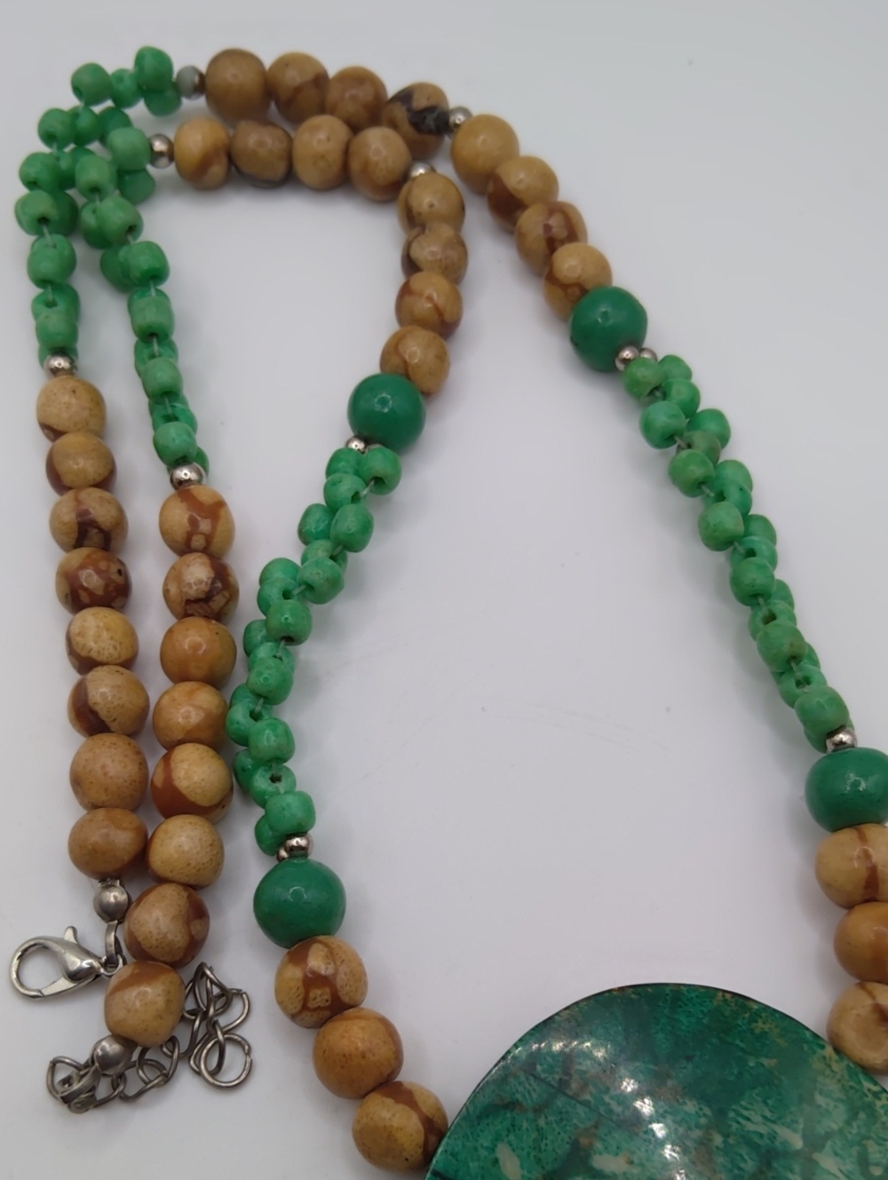 Tiger Coral and Mother Of Pearl Inlay Face Pendant Necklace - Picture 4 of 7